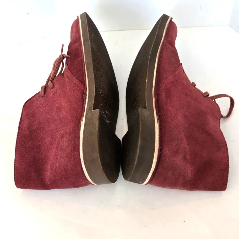 Clarks suede leather burgundy chukka boots